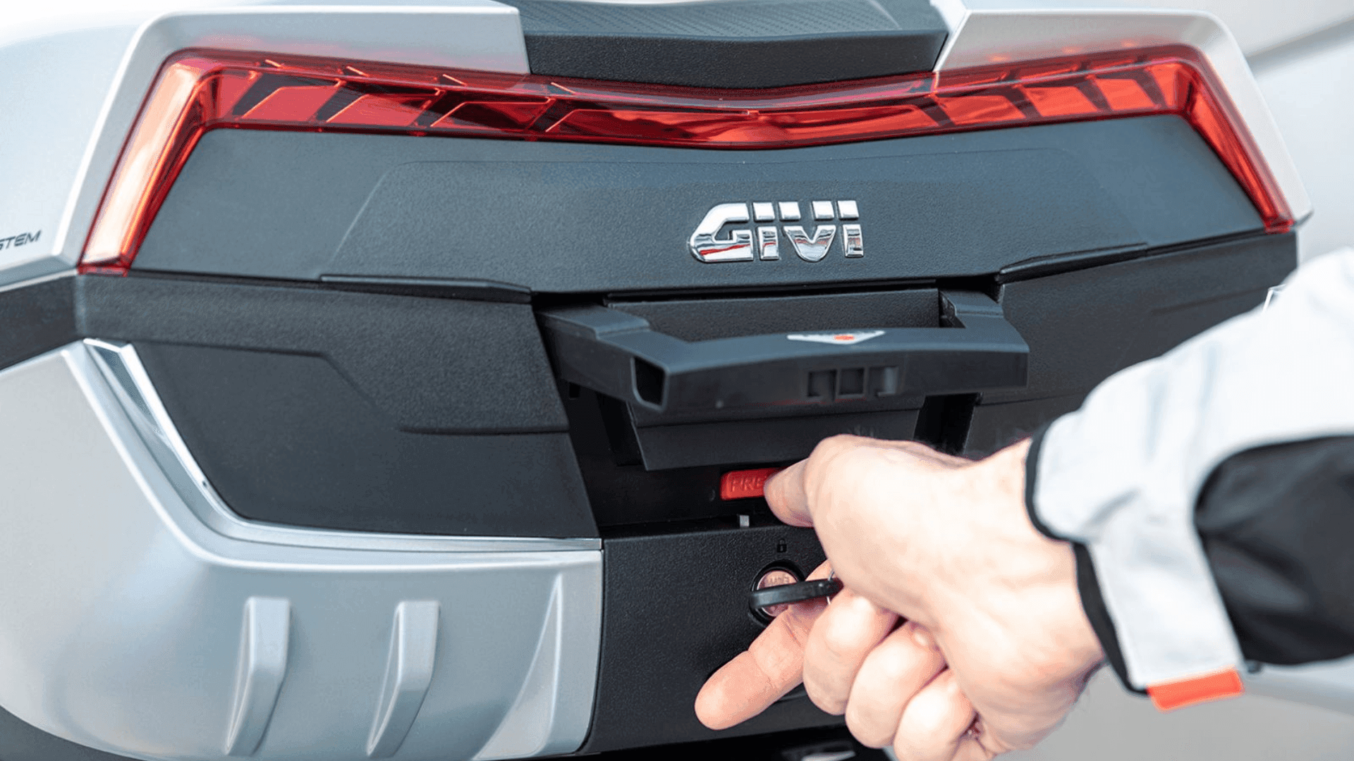 המלך של הארגזים: MAXIA 58 LIMITED EDITION מבית GIVI – שילוב מנצח של עיצוב, נפח וטכנולוגיה