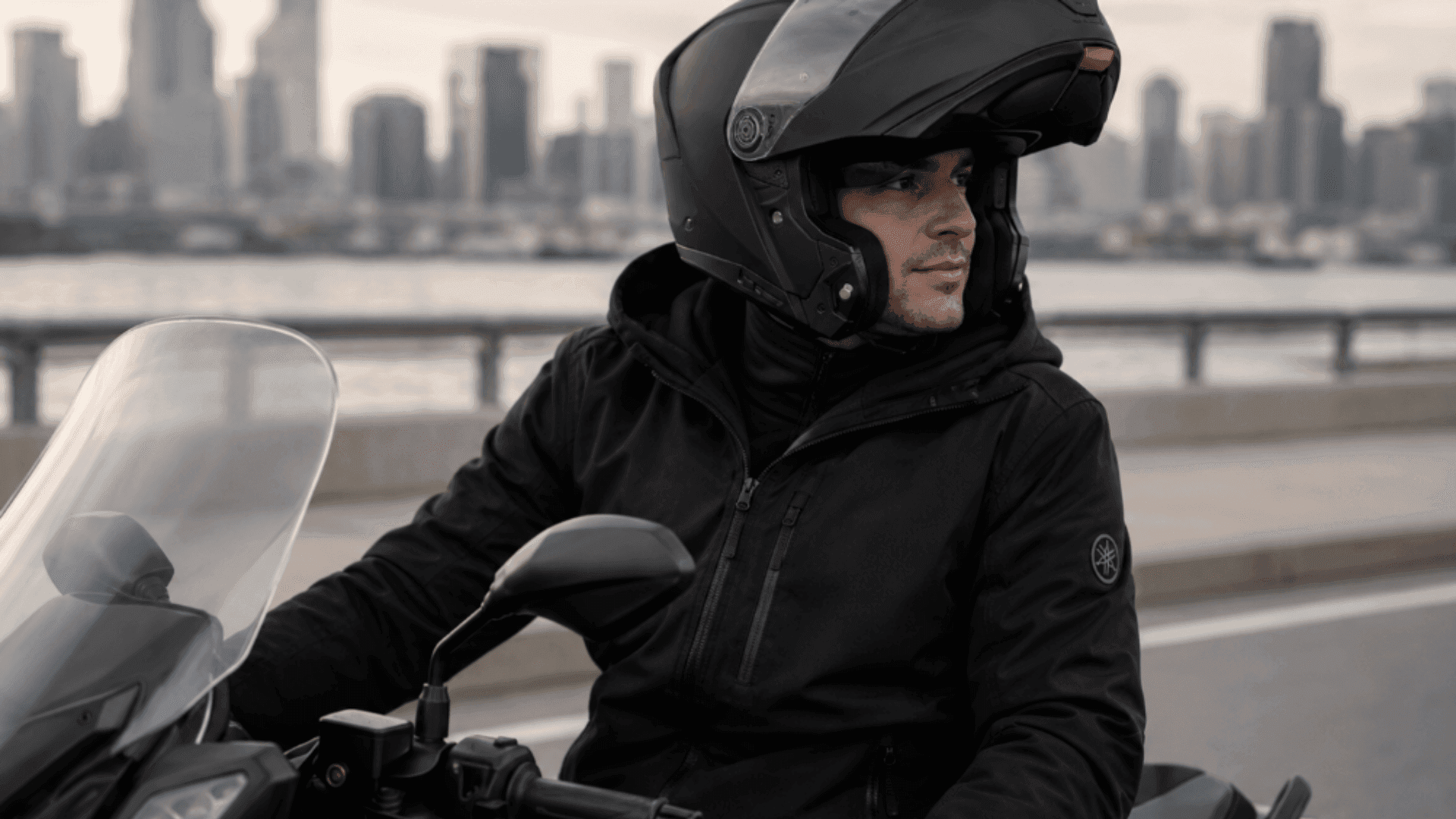 MT ATOM 2 SV: קסדה נפתחת לרוכבים שמחפשים נוחות, בטיחות ופרקטיות ביום־יום